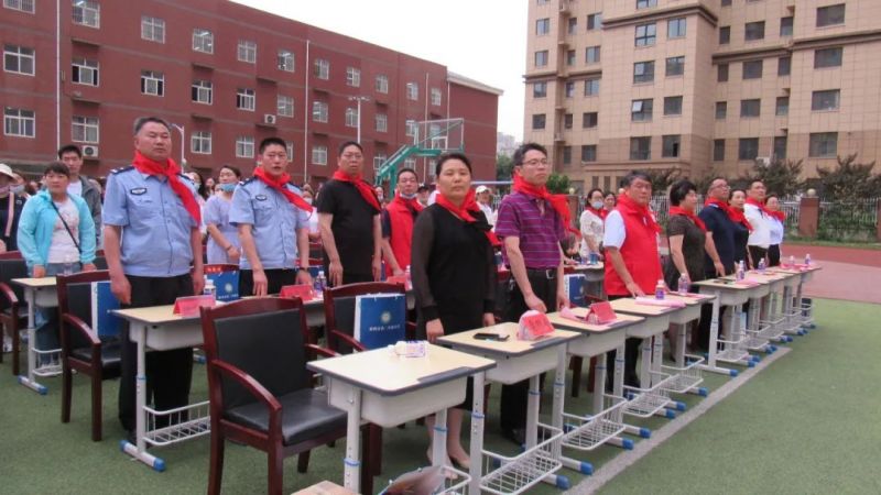 童心向党 书香传承——林州市图书馆走进市第二实验小学北校和第一实验幼儿园开展主题活动